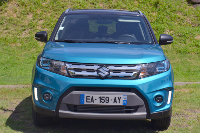 Une face avant style... Land Rover! Une face avant style... Land Rover!