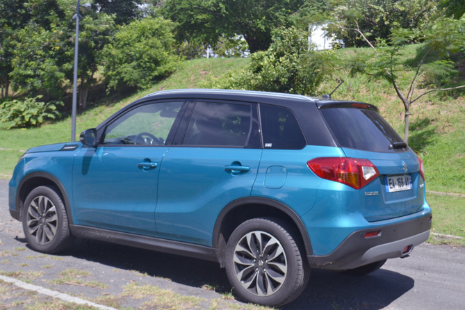 Le comportement général du Suzuki Vitara est très sain Le comportement général du Suzuki Vitara est très sain