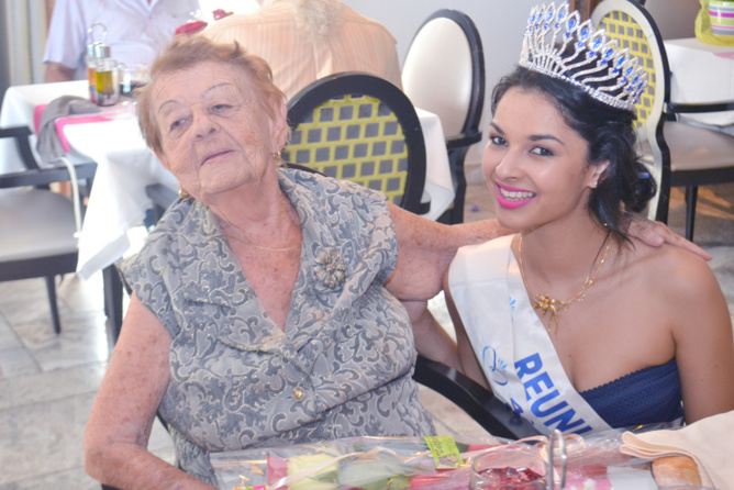 Exceptionnelle Miss Réunion à la Fête des Grands-Mères! Exceptionnelle Miss Réunion à la Fête des Grands-Mères!