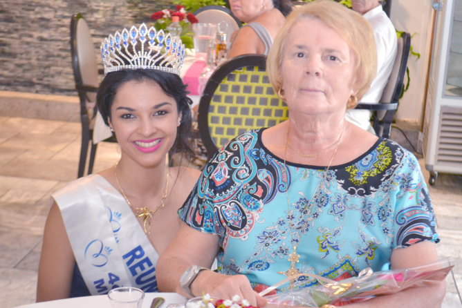 Exceptionnelle Miss Réunion à la Fête des Grands-Mères! Exceptionnelle Miss Réunion à la Fête des Grands-Mères!
