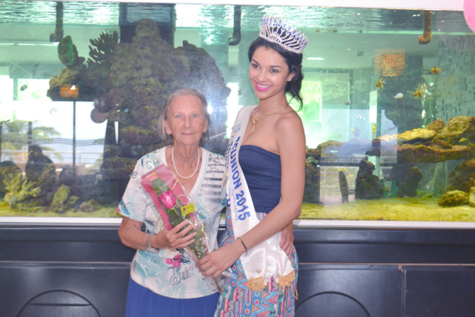 Exceptionnelle Miss Réunion à la Fête des Grands-Mères! Exceptionnelle Miss Réunion à la Fête des Grands-Mères!