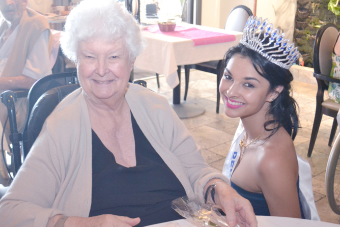 Exceptionnelle Miss Réunion à la Fête des Grands-Mères! Exceptionnelle Miss Réunion à la Fête des Grands-Mères!