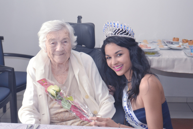 Exceptionnelle Miss Réunion à la Fête des Grands-Mères! Exceptionnelle Miss Réunion à la Fête des Grands-Mères!