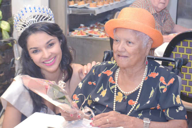Exceptionnelle Miss Réunion à la Fête des Grands-Mères! Exceptionnelle Miss Réunion à la Fête des Grands-Mères!