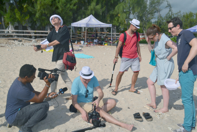 On discute du sujet à tourner... On discute du sujet à tourner...