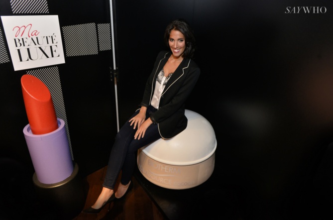 L'animatrice de télé Laurie Cholewa L'animatrice de télé Laurie Cholewa