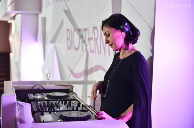 Lydia Jay aux platines... Lydia Jay aux platines...