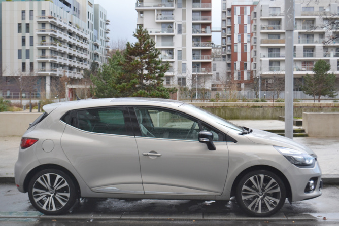 Renault Clio Initiale<br> Embourgeoisée Renault Clio Initiale<br> Embourgeoisée