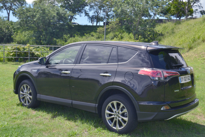 Toyota RAV4 Hybride<Br> Restylage et moteur écolo Toyota RAV4 Hybride<Br> Restylage et moteur écolo