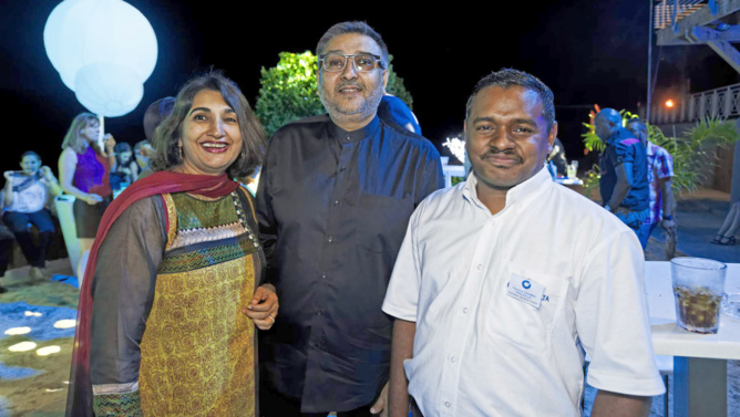 Mme & M. Pirbay, gérants de Maco Est, Yannick Sinama, Directeur Général Teralta Ciment Réunion Mme & M. Pirbay, gérants de Maco Est, Yannick Sinama, Directeur Général Teralta Ciment Réunion