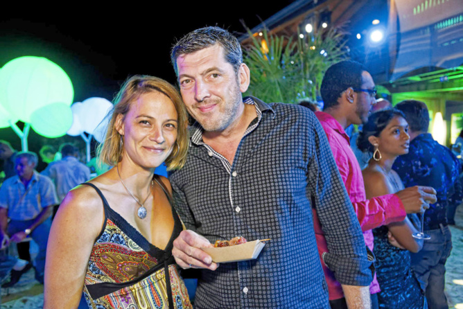 Laurent Douche, Directeur commercial chez SDV et sa compagne Laurent Douche, Directeur commercial chez SDV et sa compagne