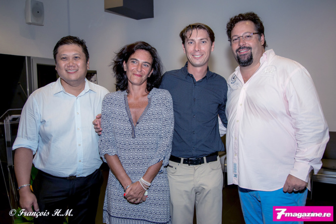 Mr Attive, propriétaire de l'Hôtel Austral, Véra Florent, Pierre-Yves Blanchard et Yann Lefebvre Mr Attive, propriétaire de l'Hôtel Austral, Véra Florent, Pierre-Yves Blanchard et Yann Lefebvre