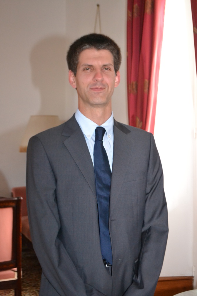 Il est ravi d'être à La Réunion qu'il entend découvrir tant au niveau professionnel que culturel et touristique... Il est ravi d'être à La Réunion qu'il entend découvrir tant au niveau professionnel que culturel et touristique...