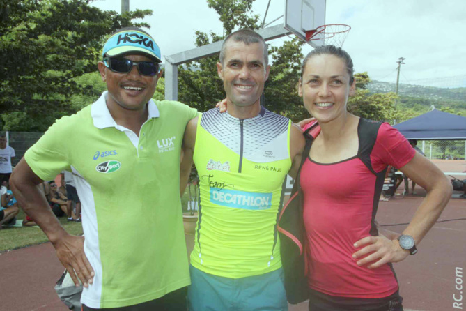 Les félicitations de Armand Sautron, bénévole de Lux Sport à La Réunion à Claire Nédélec et René-Paul Vitry, qui ont remporté le Bassin Vital 2016