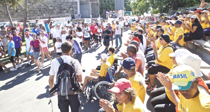 Relais pour la vie<br>Tous unis contre le cancer Relais pour la vie<br>Tous unis contre le cancer