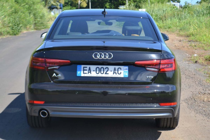 Relativement claissique vu de l'arrière Relativement claissique vu de l'arrière