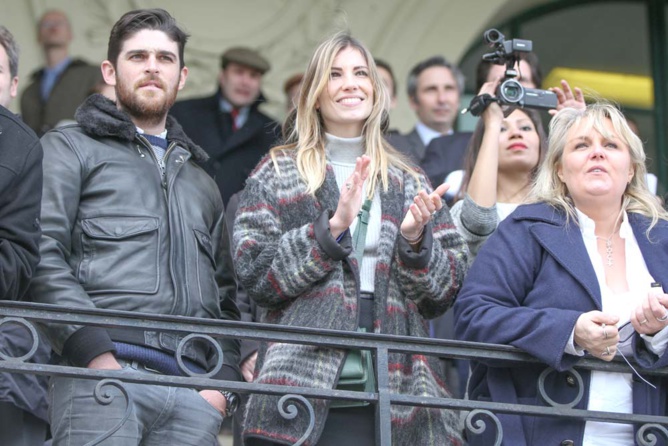 Les Dimanches au Galop<br>Les people sont venus à Saint-Cloud et à Auteuil!