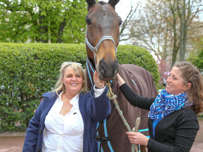 Les Dimanches au Galop<br>Les people sont venus à Saint-Cloud et à Auteuil!