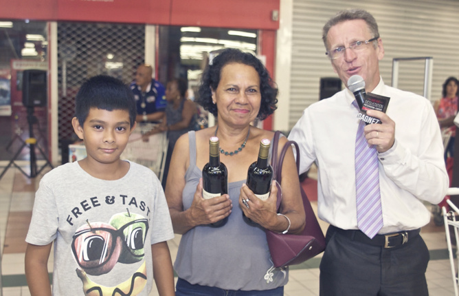 Lionel, animateur, avec Thérèse Grondin