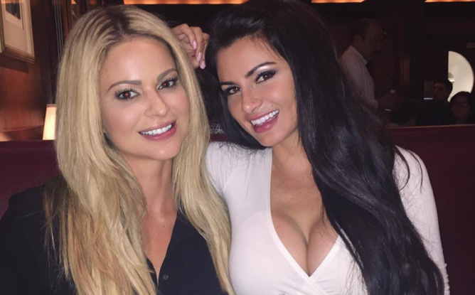 Sexy women Sexy women