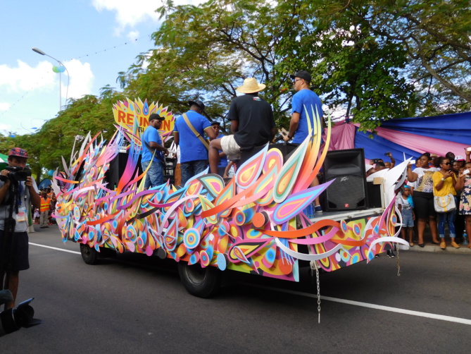 La Réunion en début du cortège La Réunion en début du cortège