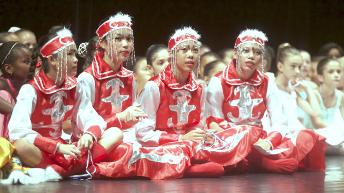 Concours Régional de Danse à Saint-Benoît Concours Régional de Danse à Saint-Benoît