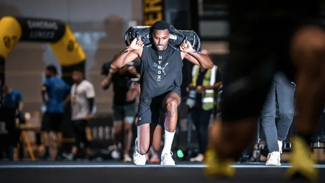 HYROX : pourquoi cette course fitness est devenue le nouveau défi sportif à la mode