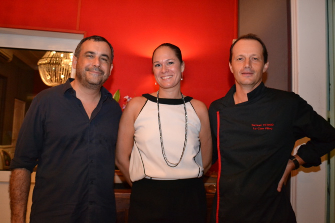 Olivier Bajard, directeur général SHLMR, avec le chef Samuel Tétard, parrain de Master Marmite, et son épouse Karen