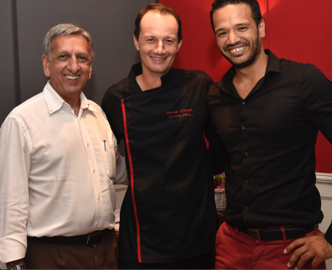 Aziz Patel du Comité Miss Réunion, Samuel Tétard et Jimmy Ferblantier (photo Corine Tellier) Aziz Patel du Comité Miss Réunion, Samuel Tétard et Jimmy Ferblantier (photo Corine Tellier)