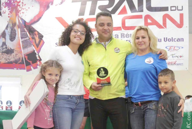 Le Prix d'Encouragement à Joël Fontaine qui a disputé sa première course à pied. Le Prix d'Encouragement à Joël Fontaine qui a disputé sa première course à pied.