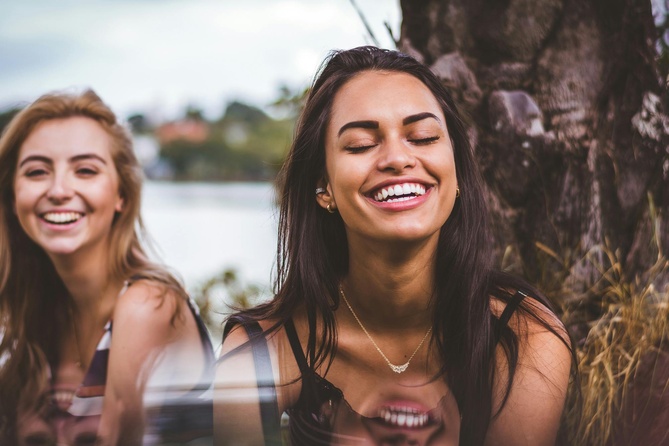 Le pouvoir du sourire : ce geste simple qui change tout