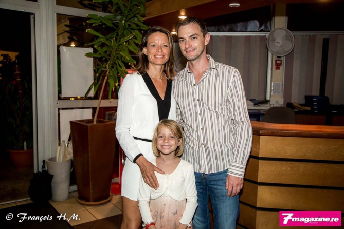 Anne-Sophie Loger avec son époux et sa fille Nina