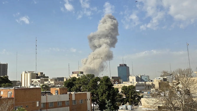 Iran–États-Unis : l’escalade militaire qui inquiète le monde entier Iran–États-Unis : l’escalade militaire qui inquiète le monde entier