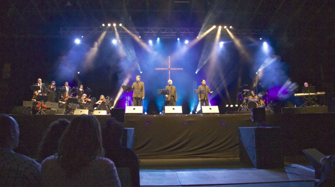 Les Prêtres en concert<br>Les photos et une vidéo Les Prêtres en concert<br>Les photos et une vidéo