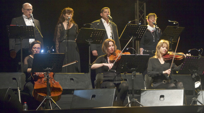 Les Prêtres en concert<br>Les photos et une vidéo Les Prêtres en concert<br>Les photos et une vidéo