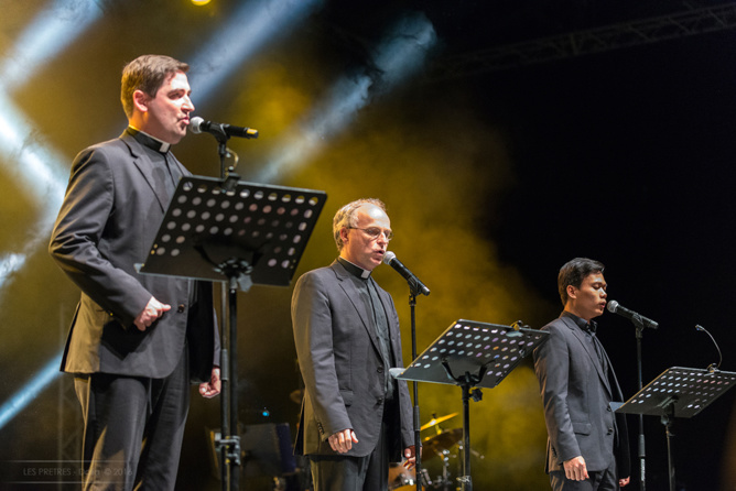 Les Prêtres en concert<br>Les photos et une vidéo Les Prêtres en concert<br>Les photos et une vidéo