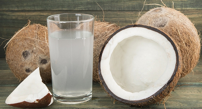 Eau de coco : le réflexe bien-être qui hydrate de l’intérieur