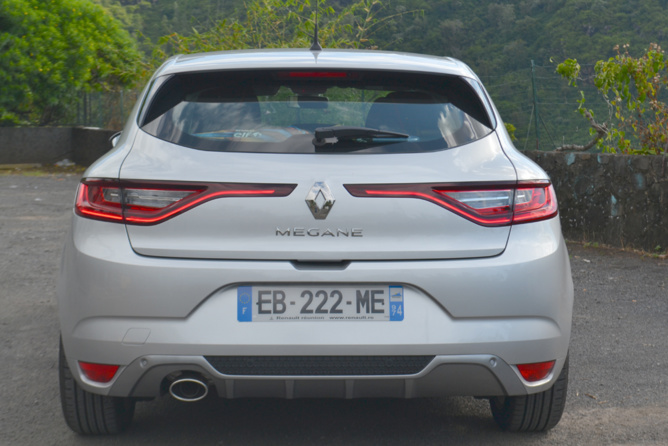 Un arrière complètement nouveau Un arrière complètement nouveau