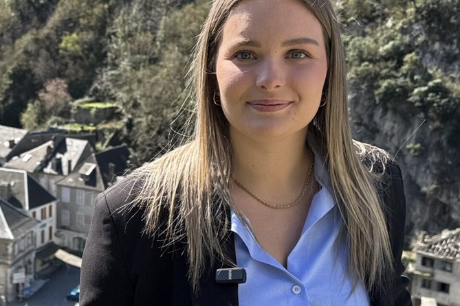 À 21 ans, elle devient maire : Charlotte Perefarres, le nouveau visage d’une politique qui change À 21 ans, elle devient maire : Charlotte Perefarres, le nouveau visage d’une politique qui change