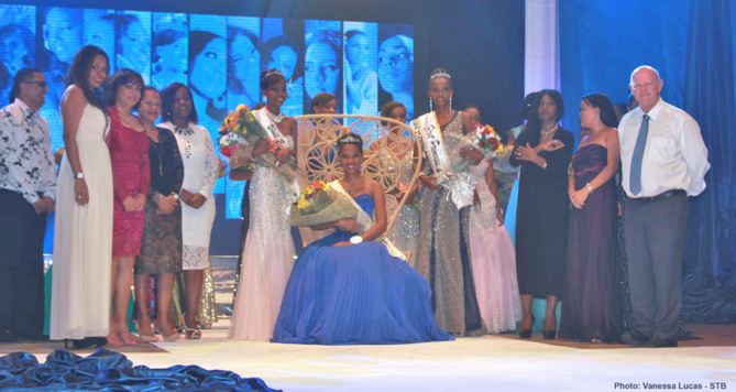 Les lauréates et les personnalités présentes Les lauréates et les personnalités présentes