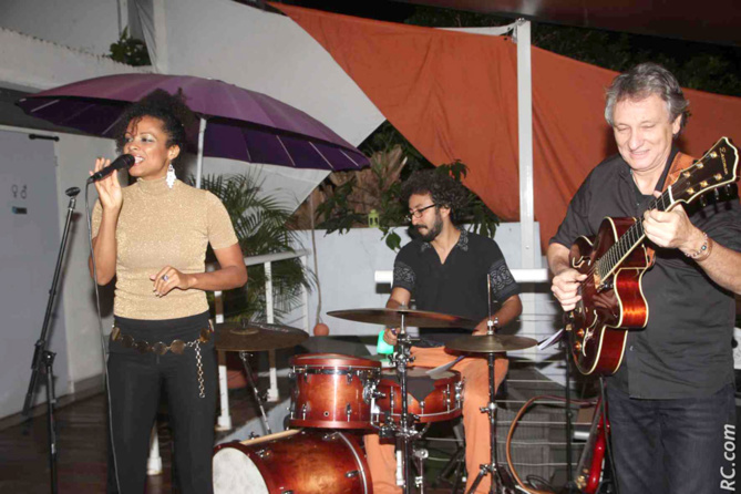 Sund'ri Feeling a ensuite pris le relais au Ancre Terre et Mer.