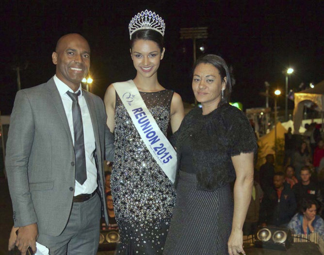 Avec les animateurs de la soirée, Mohamed Jaffar et Lise Dumont Avec les animateurs de la soirée, Mohamed Jaffar et Lise Dumont