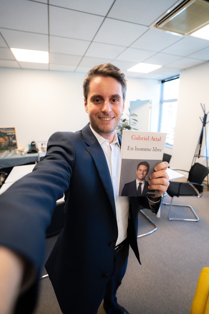 Gabriel Attal brise le silence : dans son livre, les coulisses d’un pouvoir sous tension Gabriel Attal brise le silence : dans son livre, les coulisses d’un pouvoir sous tension