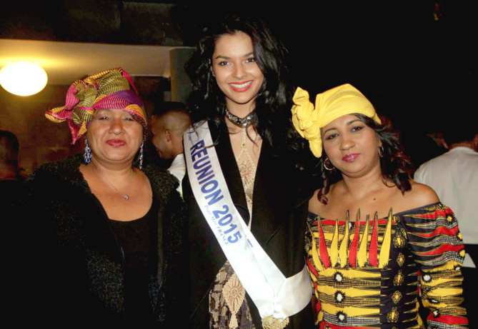 Dress code respecté pour Annie et son amie Dress code respecté pour Annie et son amie