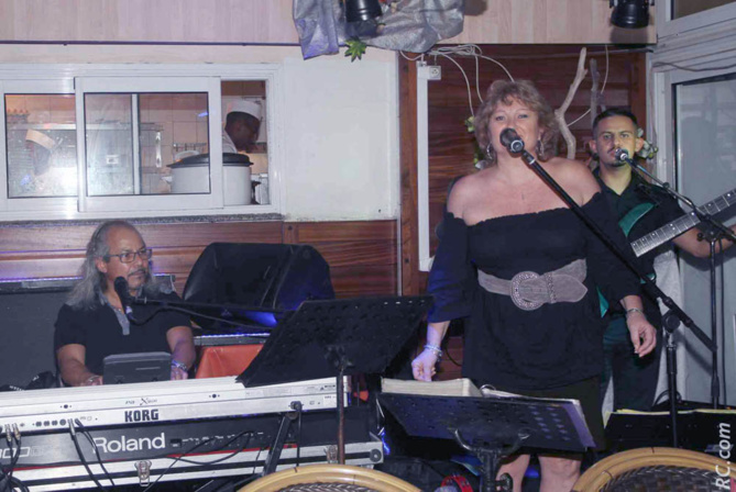 Des moments agréables en compagnie de Jean Claude T Groupe à l'Eté Indien.