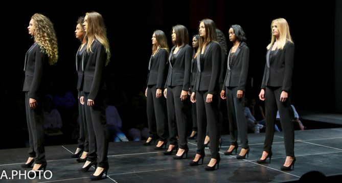 Ultra chic en smoking Dark Revelation Ultra chic en smoking Dark Revelation