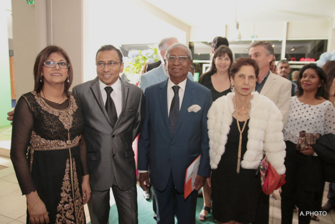 Rhajia et Ibrahim Patel, avec Jean-Paul et Yvette Virapoullé Rhajia et Ibrahim Patel, avec Jean-Paul et Yvette Virapoullé