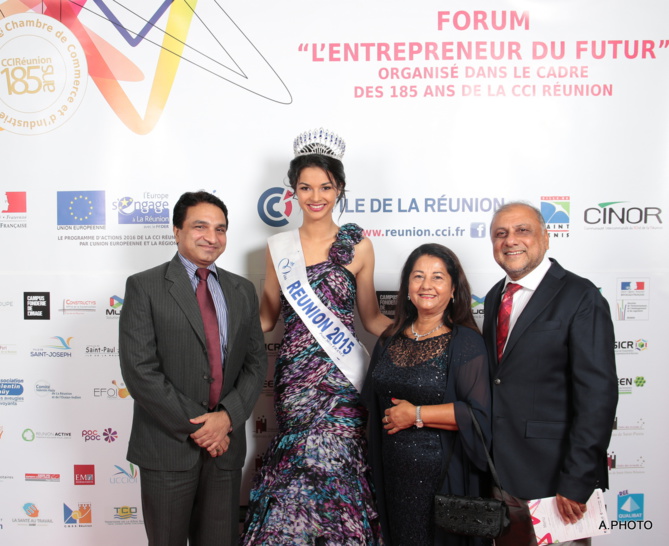 Sanjeev Kumar Bhanti, le nouveau Consul de l'Inde, Azuima Issa, Rabia et Osman Badat Sanjeev Kumar Bhanti, le nouveau Consul de l'Inde, Azuima Issa, Rabia et Osman Badat