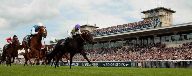 Cristian Demuro sur La Cressonnière s'est imposé à Chantilly... Cristian Demuro sur La Cressonnière s'est imposé à Chantilly...