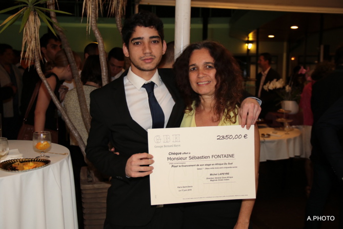 Sébastien Fontaine (fils de Jean-Michel Fontaine, ex-RFO Réunion), et sa maman Sébastien Fontaine (fils de Jean-Michel Fontaine, ex-RFO Réunion), et sa maman